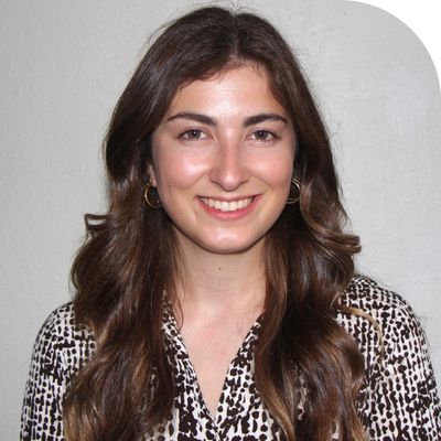 Ellie Farrell headshot