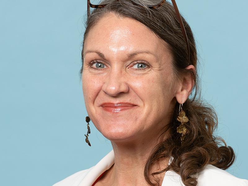 Kat Theall headshot 2024