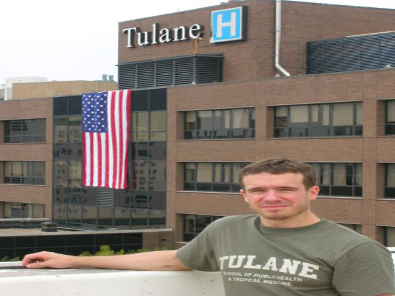 A student in a WSPH t-shirt